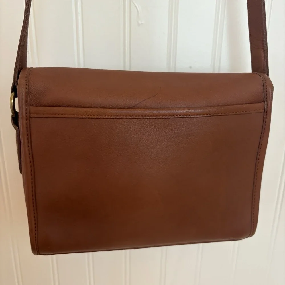 COACH Vintage Devon Crossbody Luxury British Tan Leather Shoulder Bag 9908